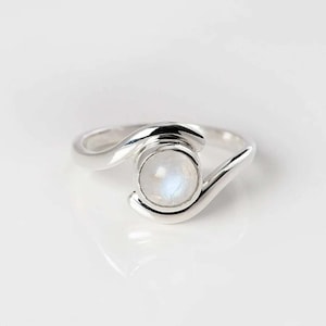 natural moonstone ring round stackable ring genuine gemstone ring women ring moonstone jewelry 925 sterling silver gift statement ring