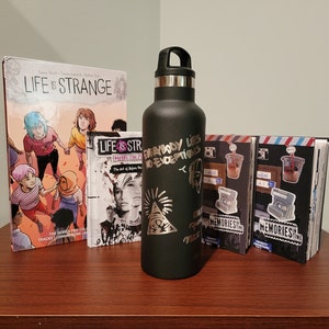 Life is Strange Chloe Graffiti Metal Water Bottle