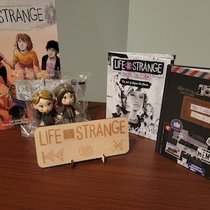 Life is Strange LiS Symbols Wood Sign With Stand