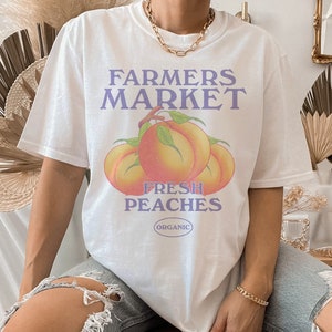 Peach Aesthetic Vintage - Unisex-T-Shirt, Womens Graphic Peach Aesthetic, Retro Shirt,Trendy Mom, Vintage Aesthetic Fruit, Vsco Summer