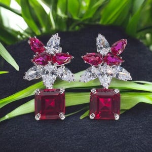 Square Cut Rubin Tropfen Ohrringe | Blumen-Cluster-Design, Juli Geburtsstein Schmuck