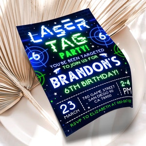 Laser Tag verjaardagsuitnodiging, Neon Laser Tag uitnodigen, Glow Laser Tag Party, blauw groen, 5x7 bewerkbare Canva sjabloon WS2401 afbeelding 3