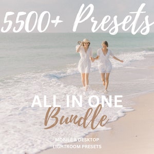 Könnte beinhalten: Zwei Personen in weißen Kleidern gehen an einem Sandstrand entlang, im Hintergrund sind Ozeanwellen zu sehen. Der Text "5500+ Presets All in One Bundle Mobile & Desktop Lightroom Presets" ist auf dem Bild zu sehen.