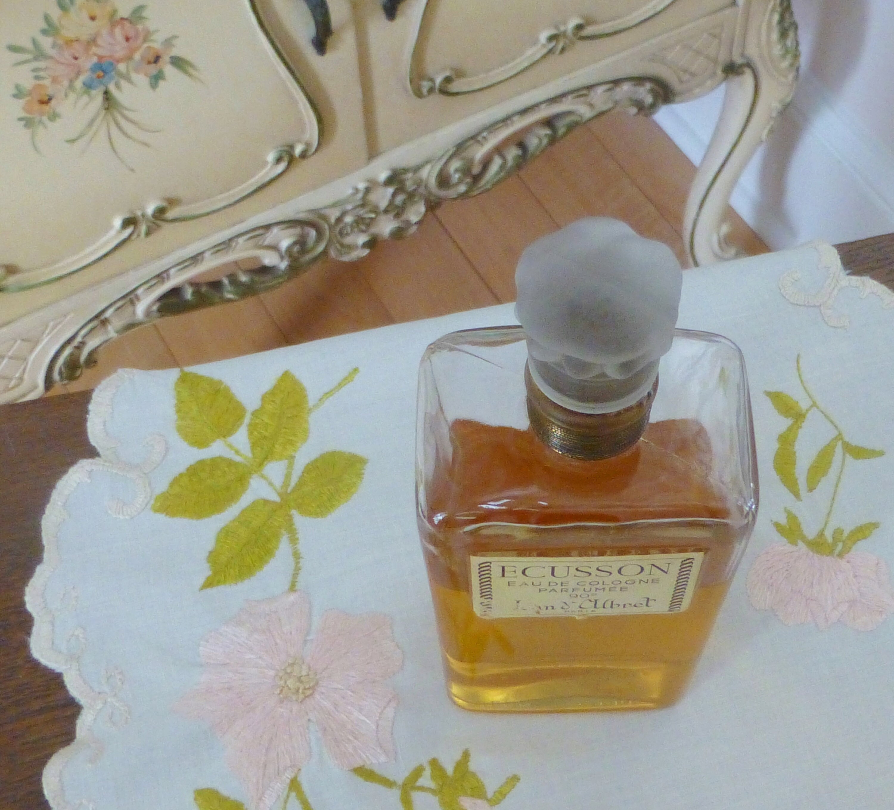 Vintage 1940s Sealed and Corded Jean D'albret ECUSSON Eau De