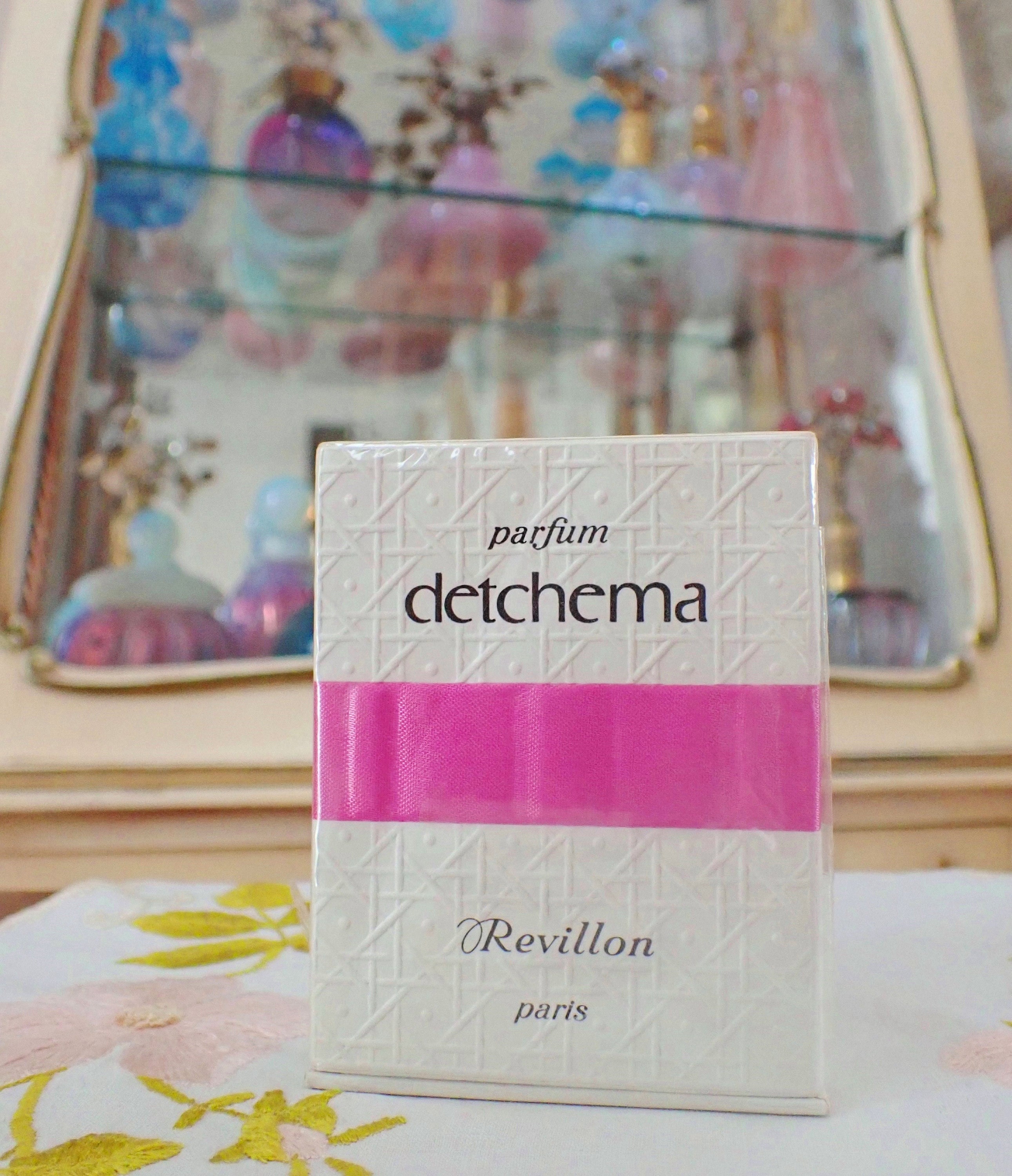 Detchema Revillon - Etsy