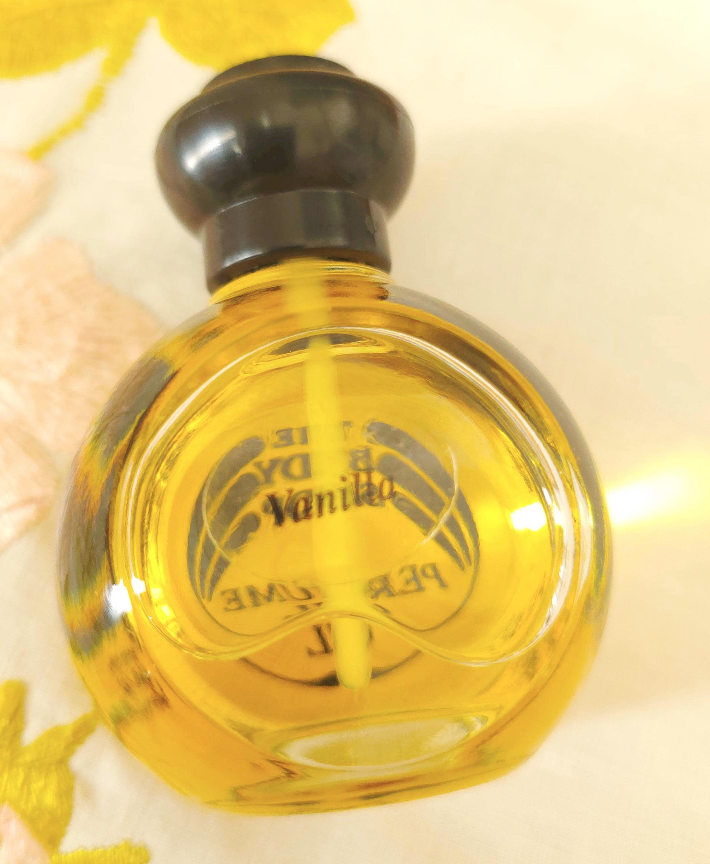 Vintage 1990s TBS the Body Shop VANILLA Perfume Oil 1 Oz 30ml