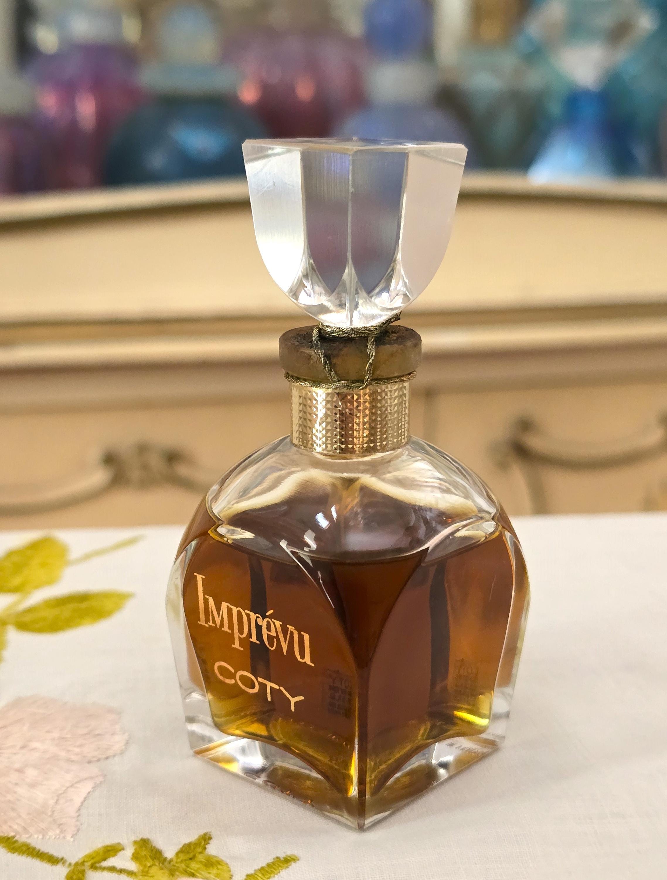 ヴィンテージ香水　Yesteryear perfume ヴィンテージ香水 Yesteryear perfume