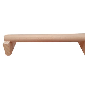 Barra de equilibrio redonda de madera maciza realizada totalmente en España con madera nacional y europea.