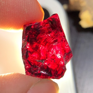 Natural Red Garnet Rough,  Blood Red Color Brilliant Crystal In Excellent Quality 6.50 Gram And 32.50 Carats, Red Garnet Crystal, Garnet Raw