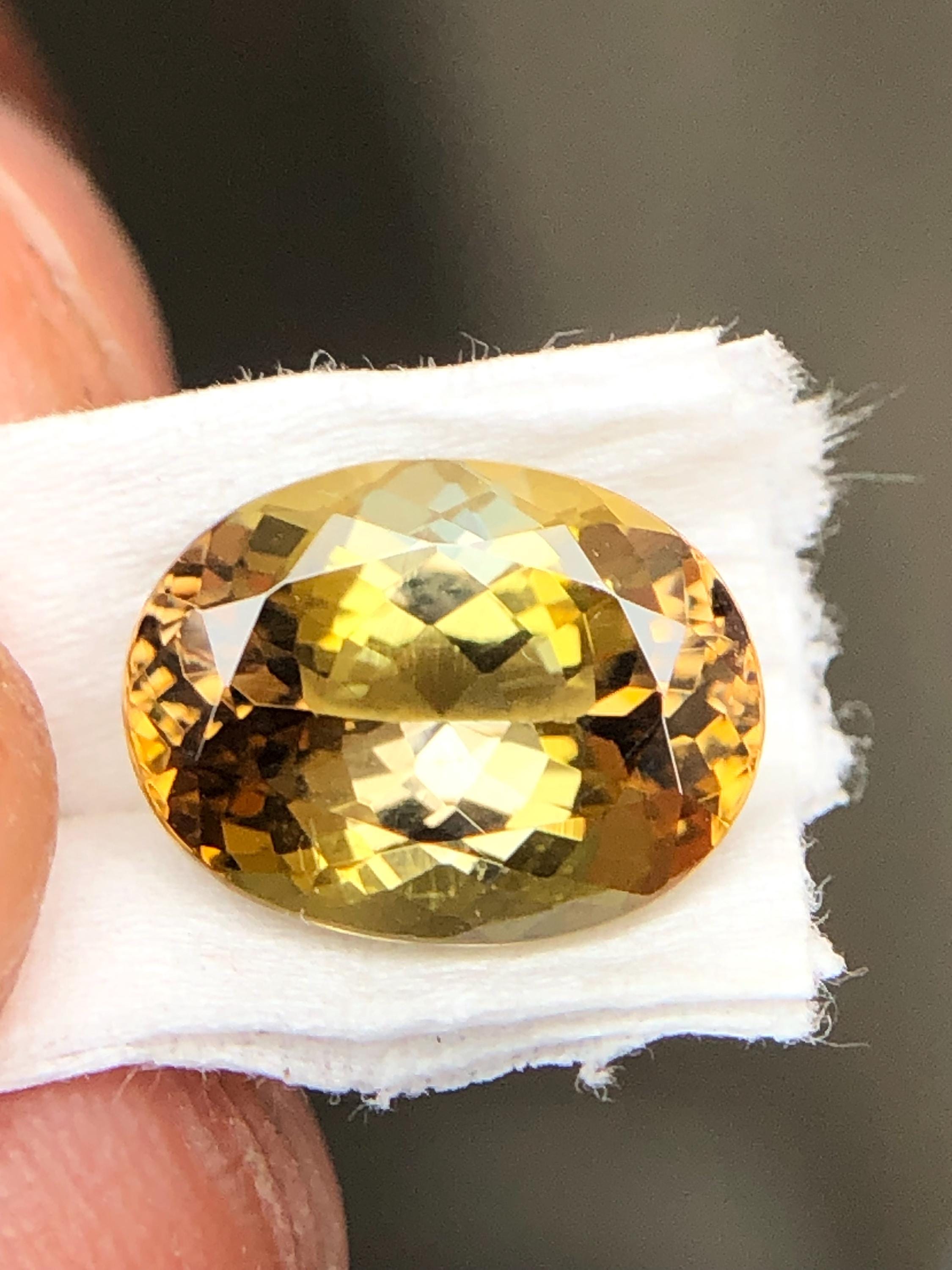 天然の希少なゴールデンイエロータンザナイト、9 x 5 MMオーバル本物の