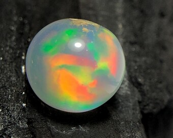Opale Blanche Multicolore Naturelle D'Éthiopie – Taille Ovale 8x6 Mm, 0.85 Ct, Non Traitée