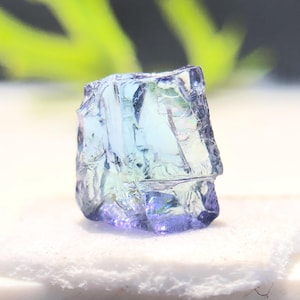 Zoisiet tanzaniet ruw, natuurlijk paars groen blauw tanzaniet ruw, onverwarmd tanzaniet ruw, genezend kristal, ideaal voor het maken van sieraden.