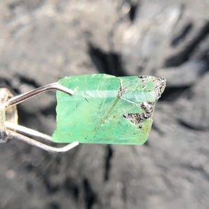 Natural Green Color Emerald Rough,  Loose Emerald Raw, 2.2 Ct  Emerald Crystal, Emerald For Making & Custom Jewelry, Beautiful Emerald Rough