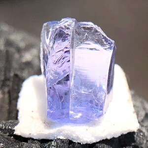 12x8 MM Uncut Zoisite Purple Blue Tanzanite Crystal 5 CT. Natural Loose Tanzanite Rough Healing Tanzanite Gemstone Making For Jewelry.