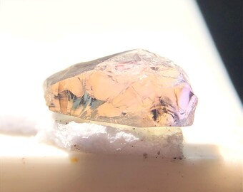 希少なオレンジピンクタンザナイト原石、天然タンザナイト原石