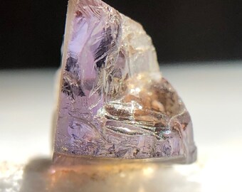 希少なオレンジピンクタンザナイト原石、天然タンザナイト原石