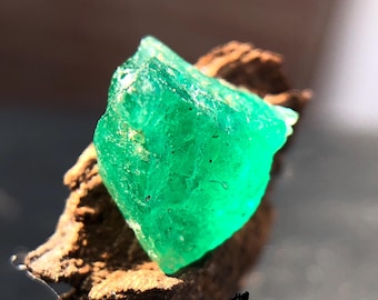 Rare Green Emerald Rough, 9x7 MM Unheated Emerald Rough, 2 Carats Natural Emerald Rough, Emerald Raw, Emerald Crystal