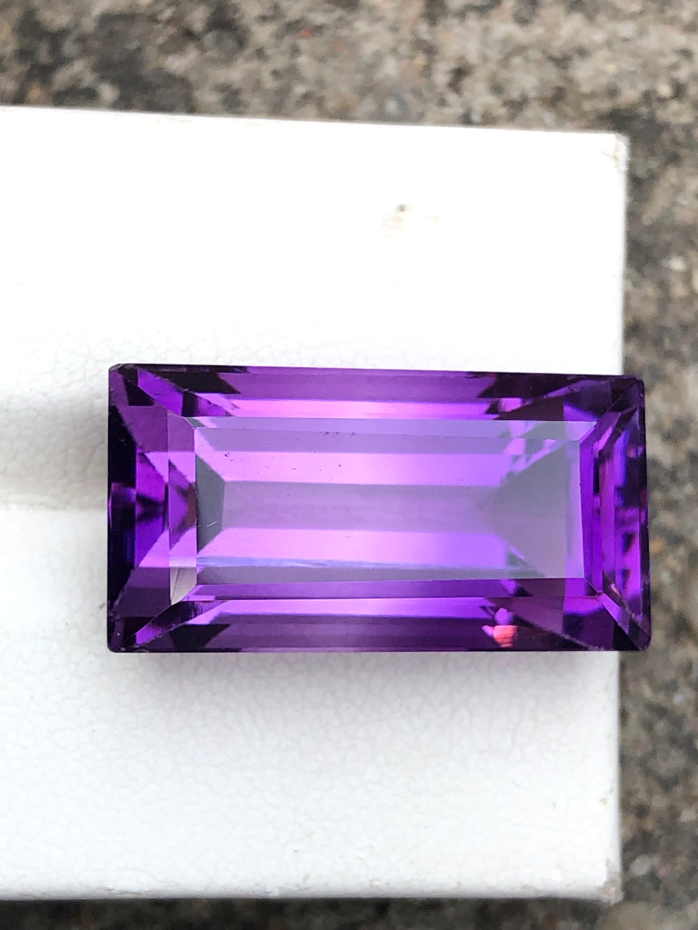 AAA 天然パープル ステップカット アメジスト、20 x 10 MM ルース