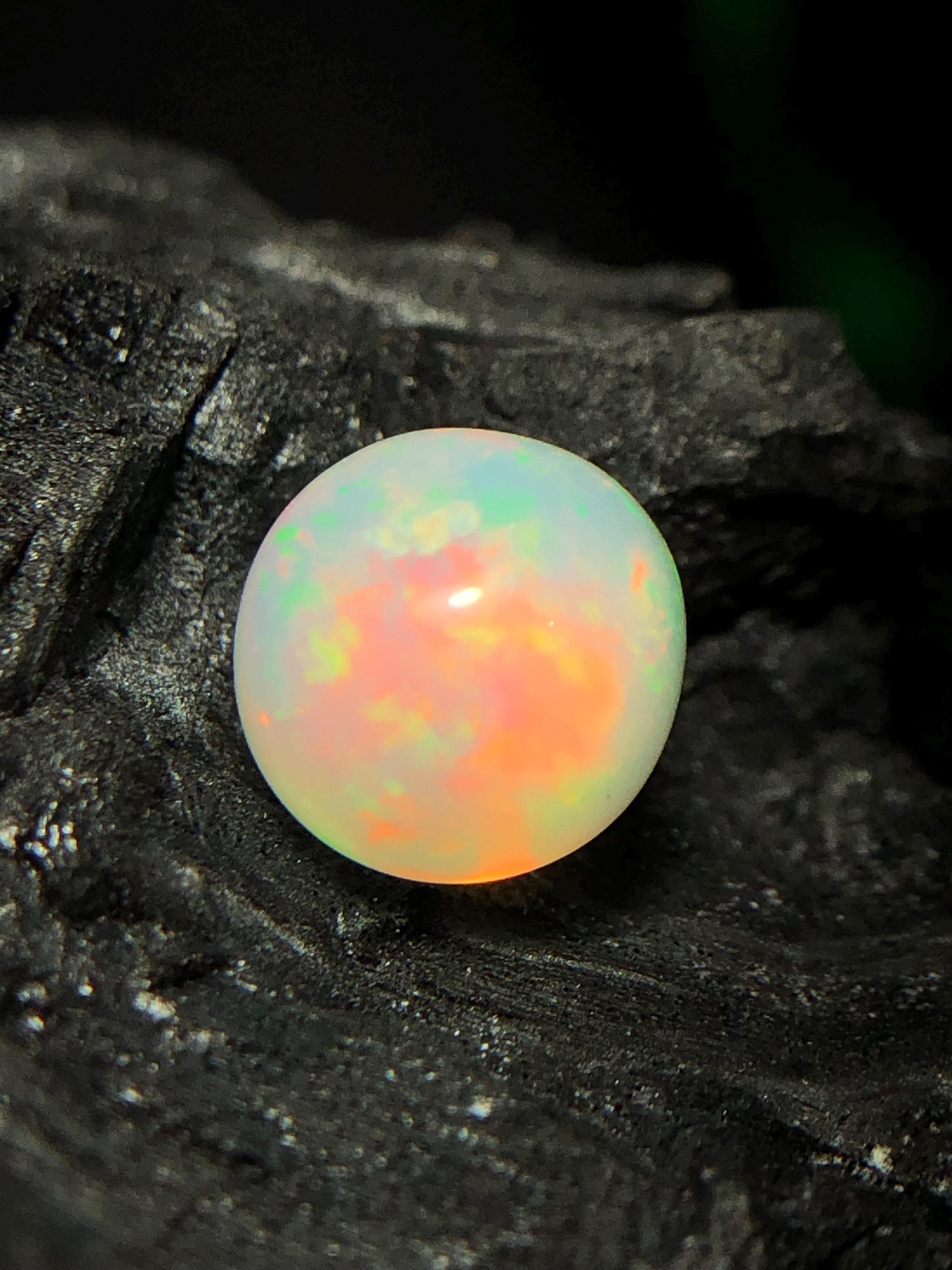 Paire D'opales De Feu éthiopiennes Welo - 1.75 Ct, Rondes, Arc-en-ciel, Gemmes Naturelles, Sans Emballage