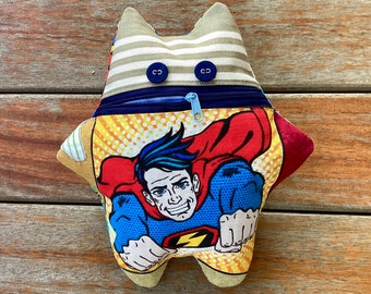 Sorgenfresser Worry Eater „Superman 1“ Schulanfang Comic Coole Geschenke  für Jungen Manufaktur Recycling Unikat Mitbringsel Maskottchen