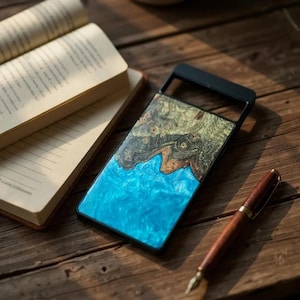 Personalized Google Pixel / Huawei wood and epoxy resin phone case, perfect gift