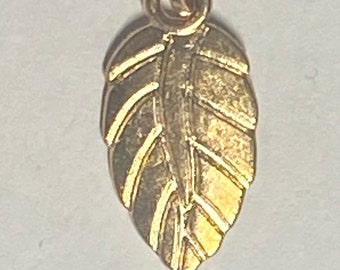 Detachable Antique Gold  Colored Solid Leaf Charm