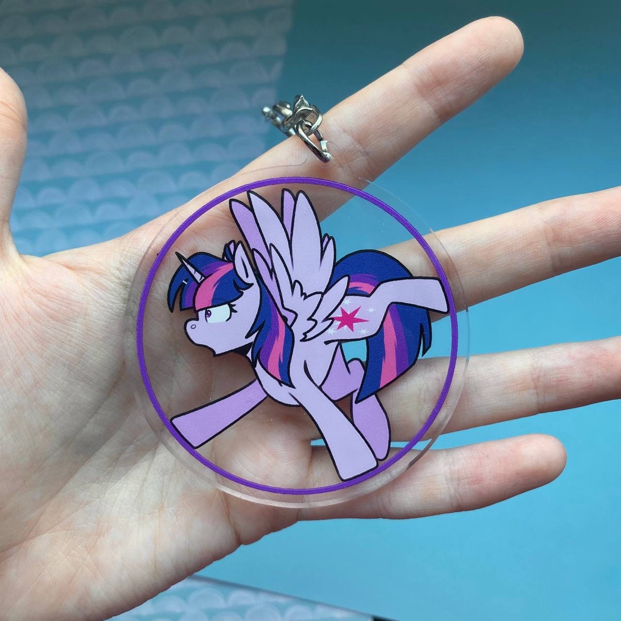 Twilight keychain I made out of resin, silicone and beads :) (my art in the  keychain) : r/mylittlepony