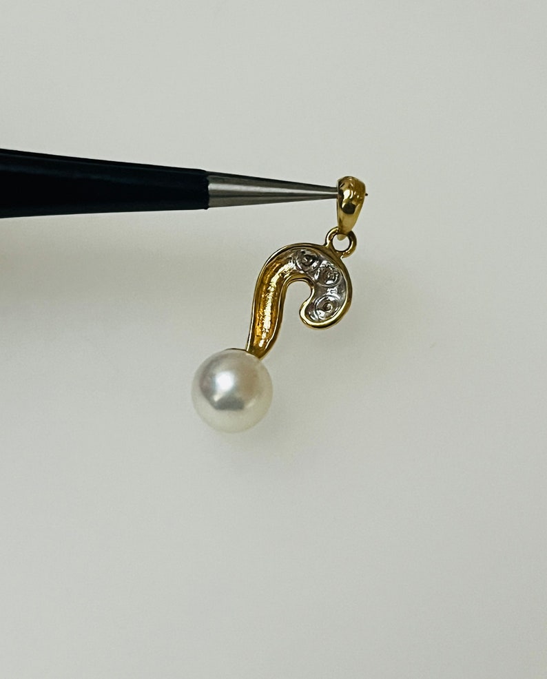 Unique 18K Yellow Gold Question Mark Diamond Pearl Pendant Elegant