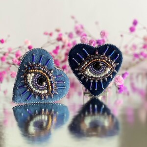 Evil eye brooch for woman embroidered eye heart pin brooch hand embroidery jewelry protective eye talisman pin