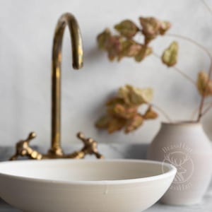 Grifo de baño, grifo de cuello de cisne para tocador de baño de latón macizo, grifo de cocina de latón, grifo de latón sin lacar, grifo de baño de latón
