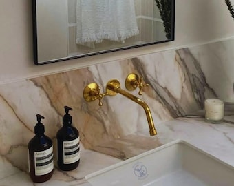 An der Wand montierter Wasserhahn aus massivem Messing, unlackierter Messing-Badezimmerhahn, Badarmatur, Waschbecken-Hahn