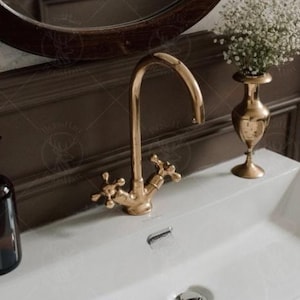 Grifo de baño, grifo de cuello de cisne para tocador de baño de latón macizo, grifo de cocina de latón, grifo de latón sin lacar, grifo de baño de latón