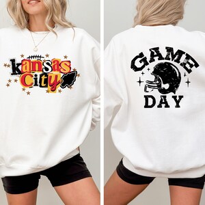 Kansas City Game Day Hoodie and Sweatshirt | Kansas City Sundays Front & Back Design | Vintage Football Fan Sweater afbeelding 2