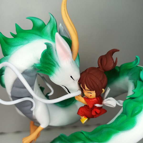 Haku et Chihiro, Voyage à Chihiro, Dragon avec une fille, diorama imprimé en 3D et peint à la main de 17 cm de hauteur, figurine d'anime, diorama anime, dragon haku