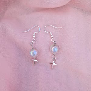 Handmade Iridescent Aura Star Earrings - Cute Aesthetic Dangle Earrings - Kawaii Y2K Pearl Jewelry - Dreamy Star Bead Earrings Gift for Her