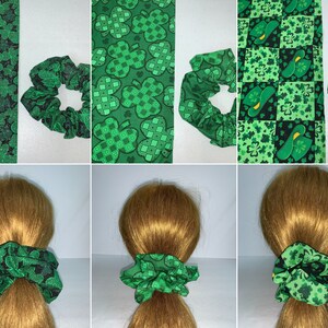 Pode incluir: Três scrunchies de tecido verde e preto com diferentes padrões de trevos e folhas de trevo. Os scrunchies são mostrados em um fundo branco e em um modelo com cabelo castanho.