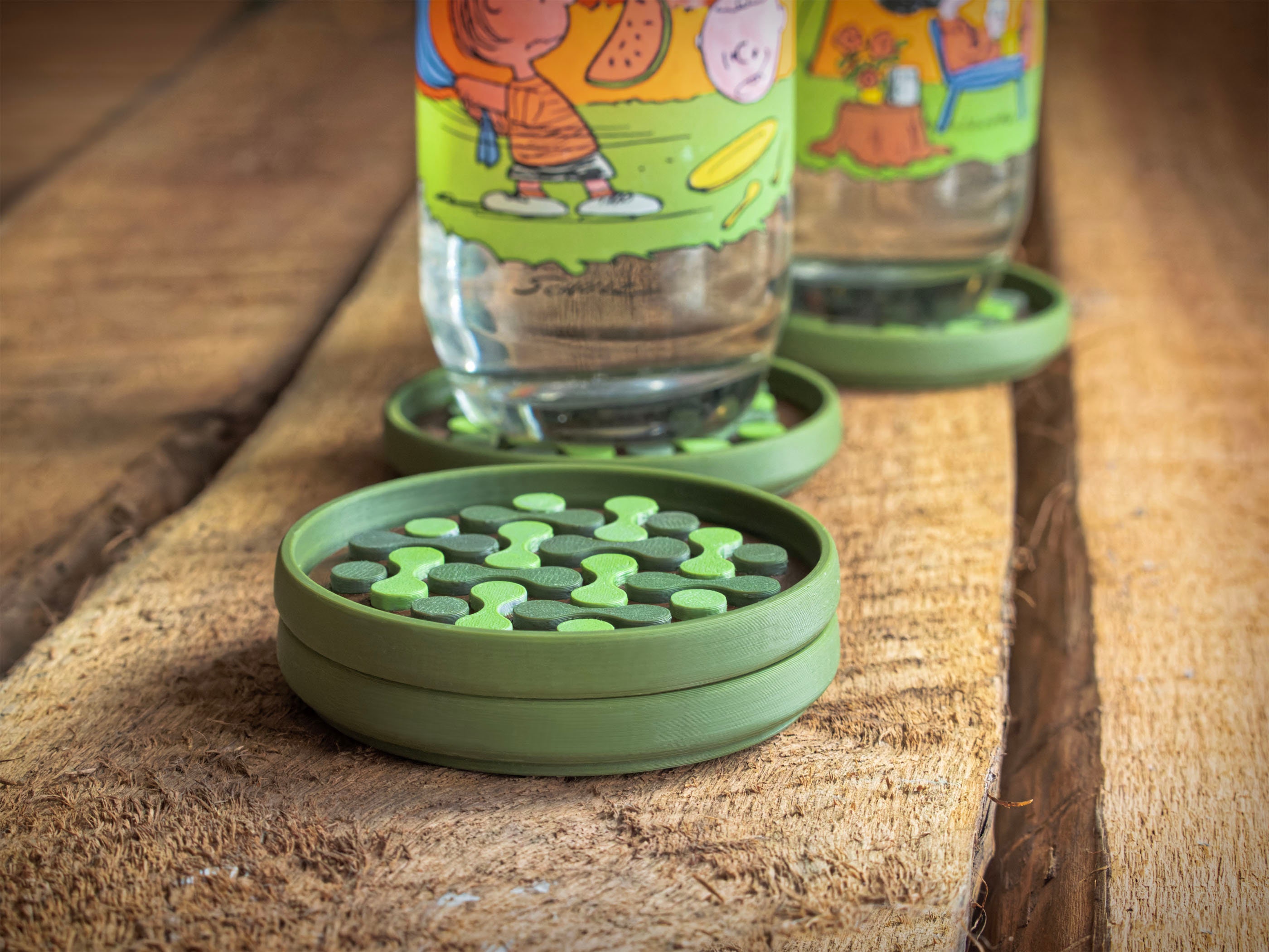 Magneto Coaster Set in Forest Camo, Magnetic Stacking Coasters, a Great ...