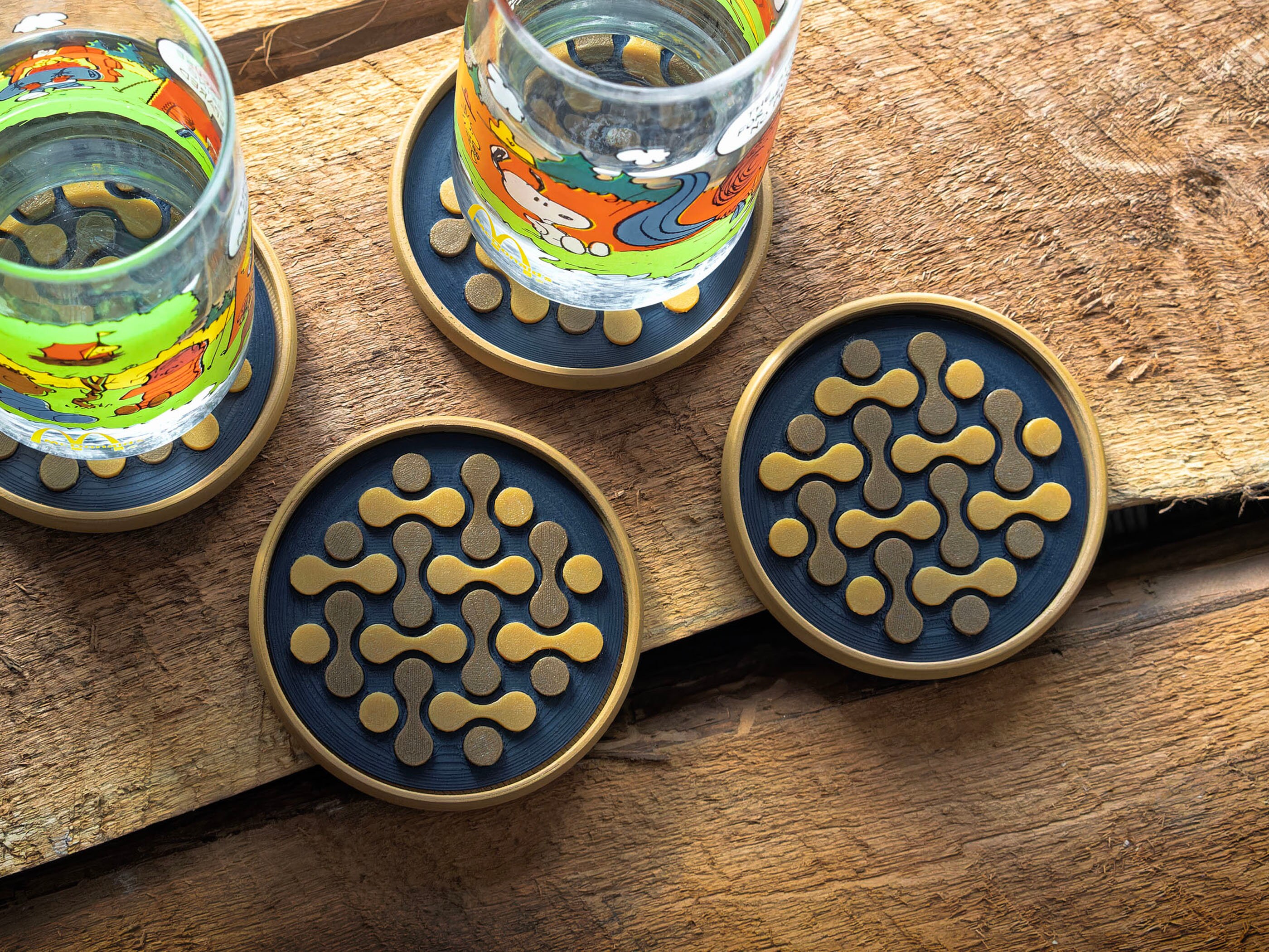 Magneto Coaster Set in Camo, Magnetic Stacking Coasters, a Great ...