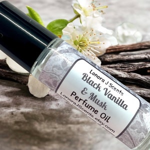 Vanilla Musk Perfume Oil, Small, Size: 0.3 oz