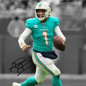 Tua Tagovailoa マイアミ ドルフィンズ 直筆サイン入り写真 サインプリント ポスター ウォールアート ホームデコレーション