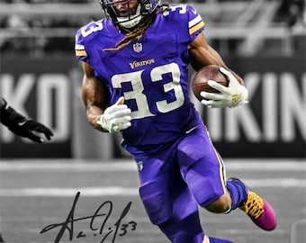 Aaron Jones Minnesota Vikings Signed Photo Autograph Print Poster Wall Art Home Decor