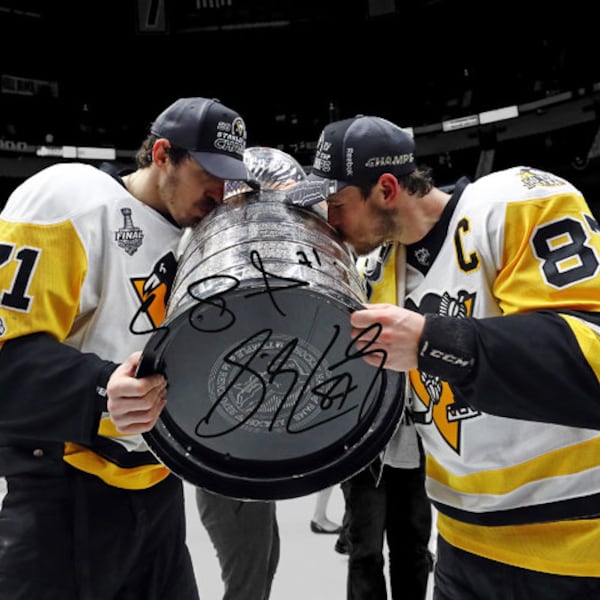 Sidney Crosby Evgeni Malkin Stanley Cup Pittsburgh Penguins Signed Photo Autograph Print Poster Wall Art Home Decor