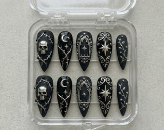 Gothic Schwarze Stiletto Nägel, 3D Silber Schädel Mond Stern Kunst, Witchy Alt Fake Nägel