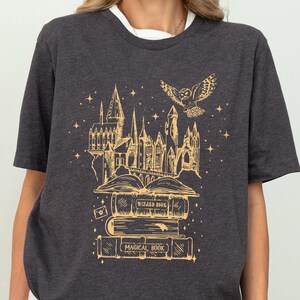 Magisches Königreich Fantasy World Zauberer Shirt, Disney Fantasy Land Buch T-shirt, Hexerei Schloss Sweatshirt, Magie Schule T-Shirt
