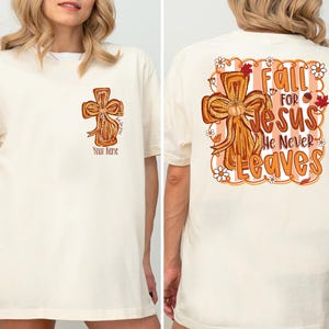 Camiseta &quot;Enamórate de Jesús, Él nunca te abandona&quot;, Camiseta con ambiente otoñal, Camiseta cristiana de otoño, Camiseta de otoño, Camiseta religiosa de otoño, Camiseta de fe otoñal