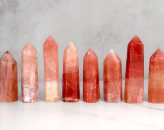 Tours de calcite fraise : Obélisques à pointes de cristal rose
