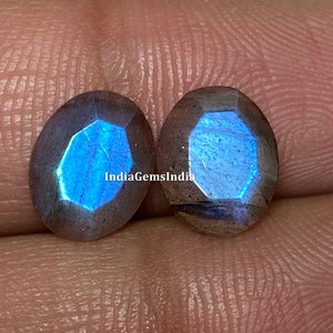 Mesmerizing Blue Fire Labradorite Gemstone - Perfect for Unique Jewelry Creations Stunning Oval Labradorite for Handcrafted Jewelry Designs