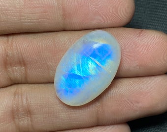 A One Clean Multi Fire White Rainbow Moonstone Cabochon Smooth Polish Loose Gemstone Taille - 18x27x8 MM. Idéal pour les bijoux en fil métallique.