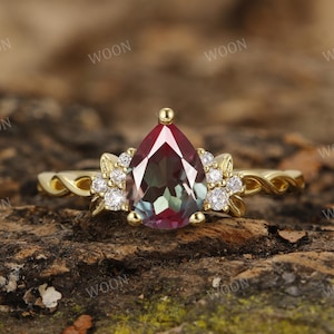 Vintage Alexandrite Engagement Ring Pear Cut 14K Gold Color Changing Stone Ring Nature Inspired Diamond Ring Promise wedding Ring for Women