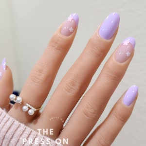 24 Pcs Purple Daisy Press-on Nail Set/ Lavender French Floral Nails/ Medium Almond Oval Shape